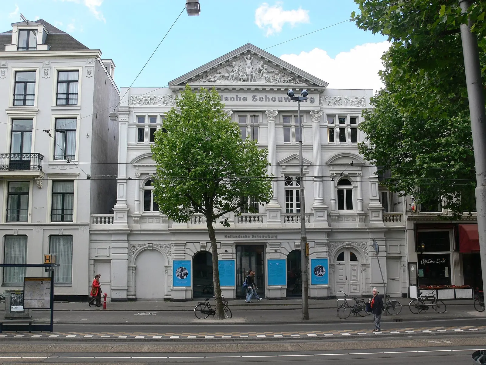 Фасад будівлі Hollandsche Schouwburg в Амстердамі